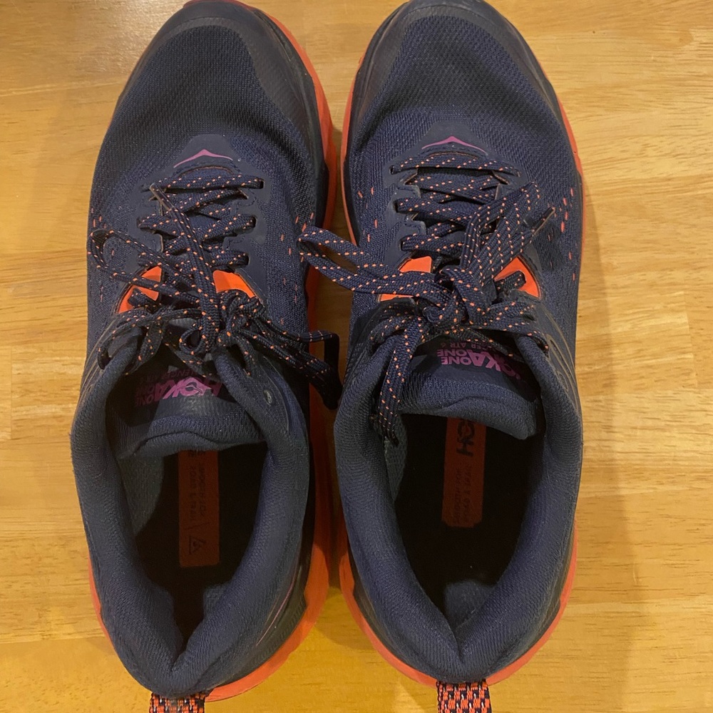 Used ladies size 8 Hokas